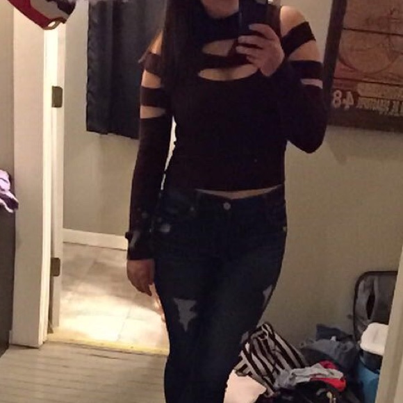 Cut out thin sweater - Picture 1 of 3